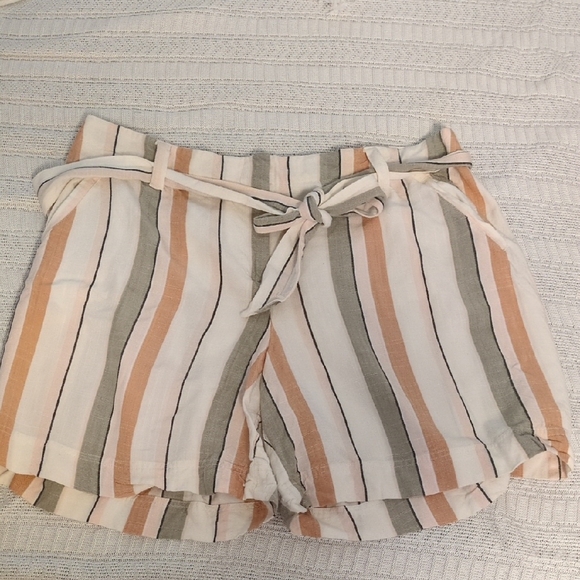 Pure Collection Pants - Elevate Your Summer Style with Pure Collection Kasbah Linen Blend Shorts